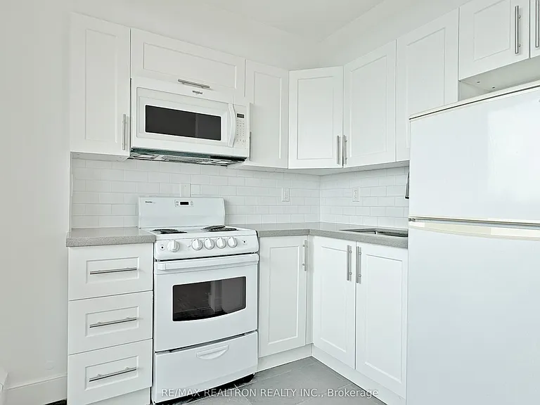 666 Spadina Ave #1712 — Photo 3
