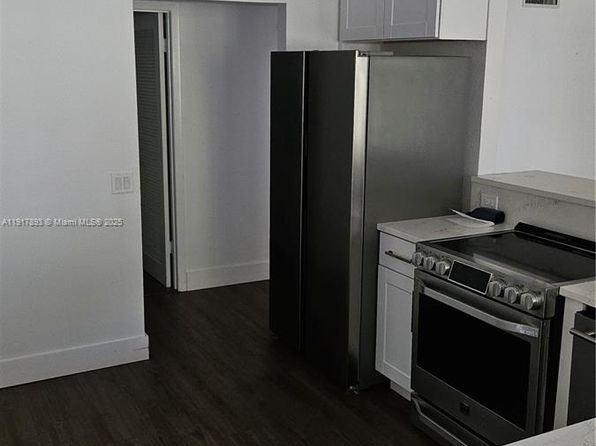 105 Lake Emerald Dr APT 311