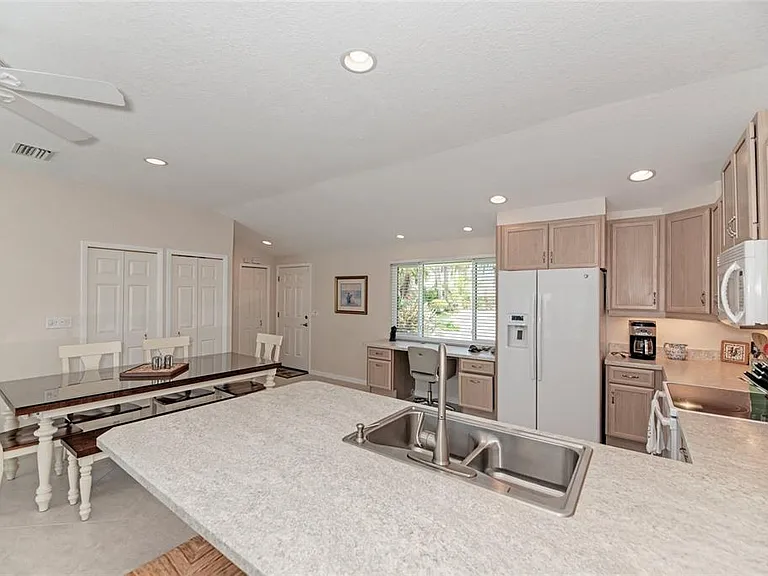 5577 Contento Dr — Photo 17