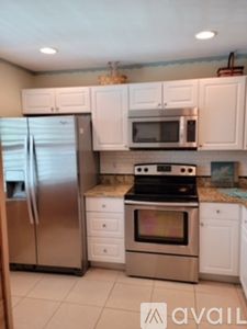 142 Palm Dr APT 6, Naples, FL, 34112