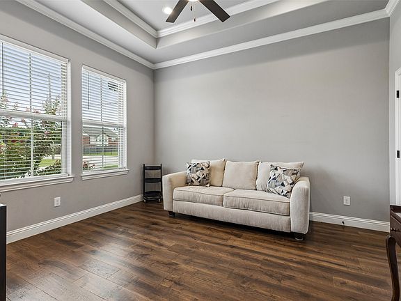 5th image of 101 Sycamore Ln