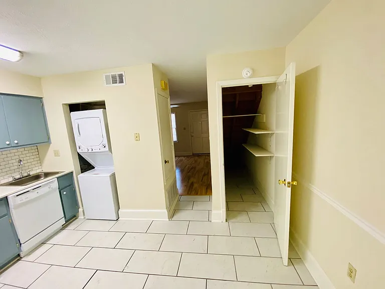 200-206 Lummus Dr — Photo 7