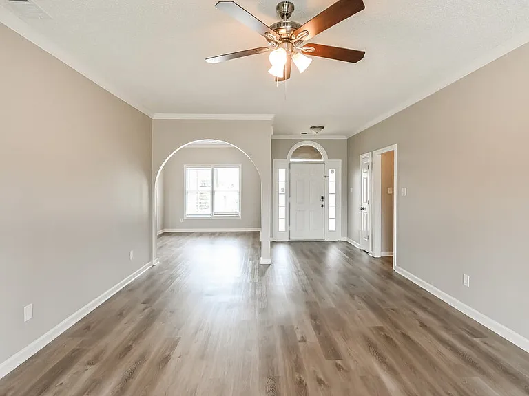4463 Whispering Bend Dr — Photo 4