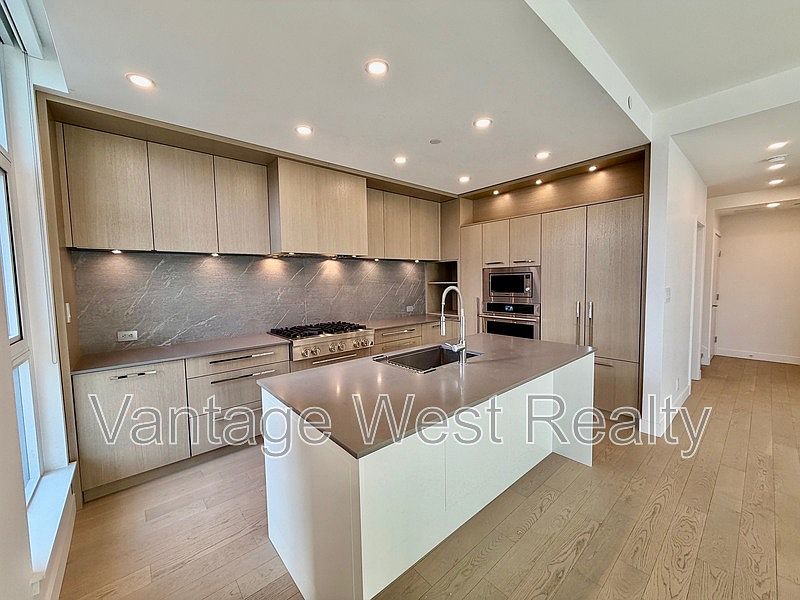 1st image of 3352 Richter St #Townhouse 1