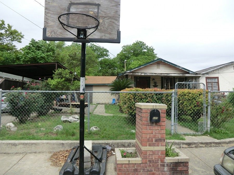 1st image of 325 S San Eduardo Ave