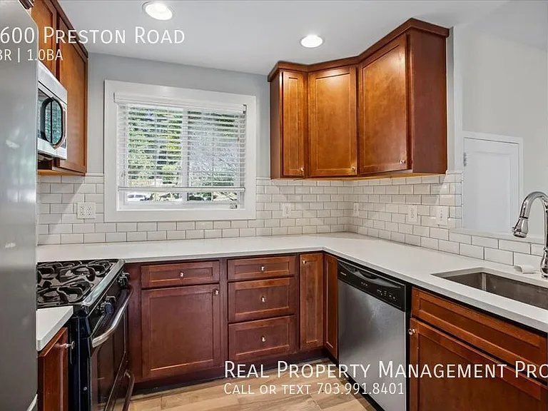 1600 Preston Rd — Photo 9