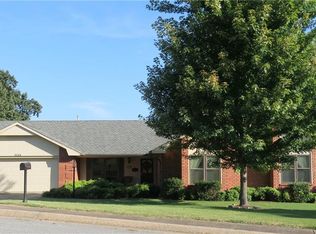 1712 Granada Dr, Springdale, AR 72762