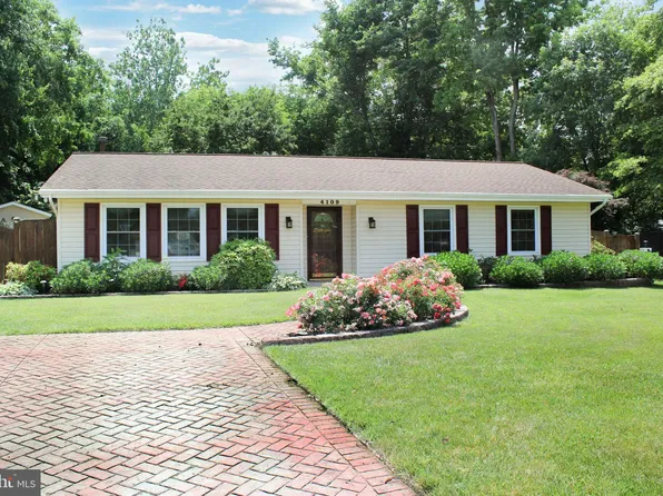 4109 Sunburst Ct, Alexandria, VA 22303