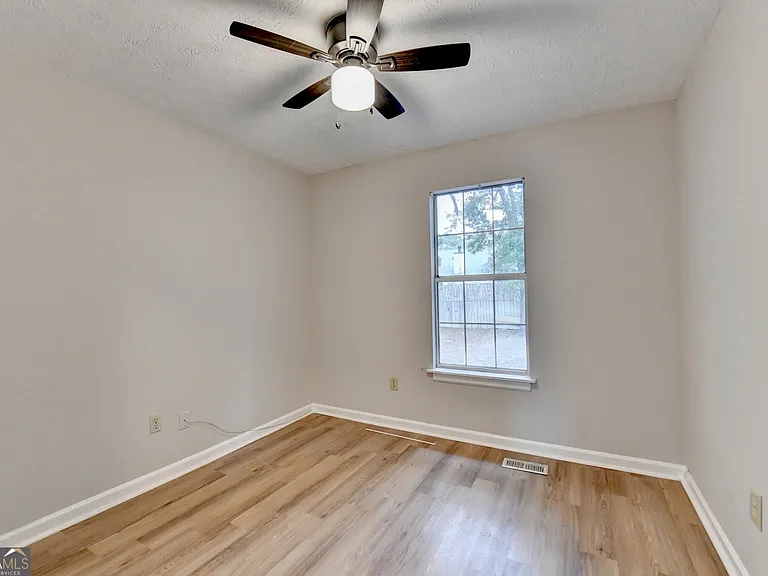2115 Glynmoore Dr — Photo 20