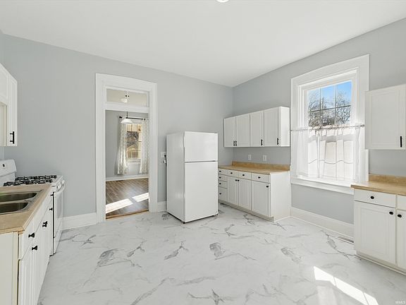 5th image of 308 N 5th St