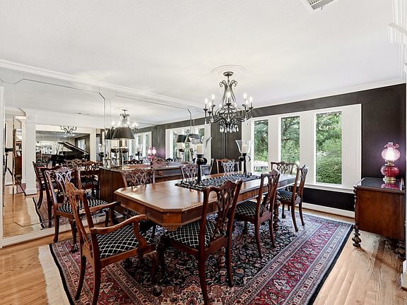 4th image of 1809 Southpark Dr