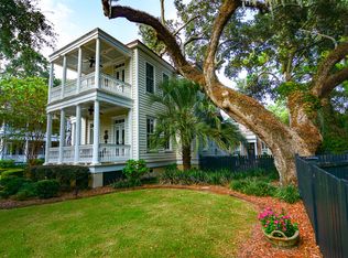 82 N Shelmore Blvd, Mount Pleasant, SC 29464