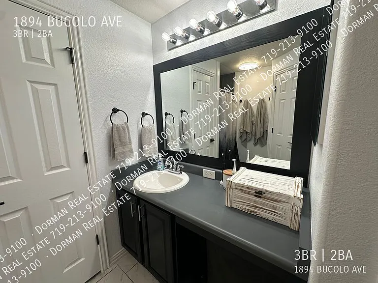 1894 Bucolo Ave — Photo 16
