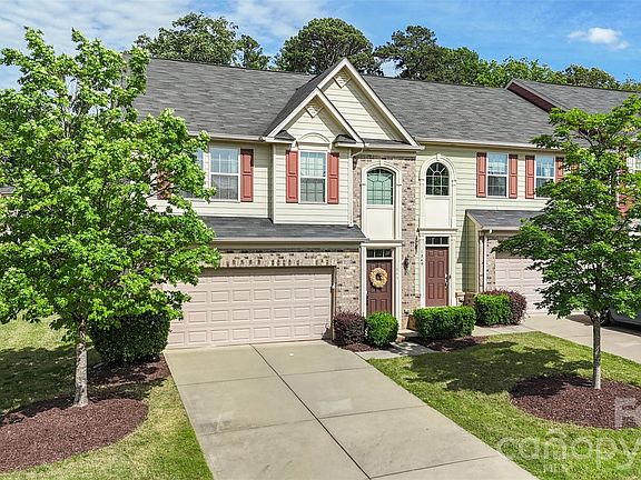 2nd image of 1845 Fleetwood Dr