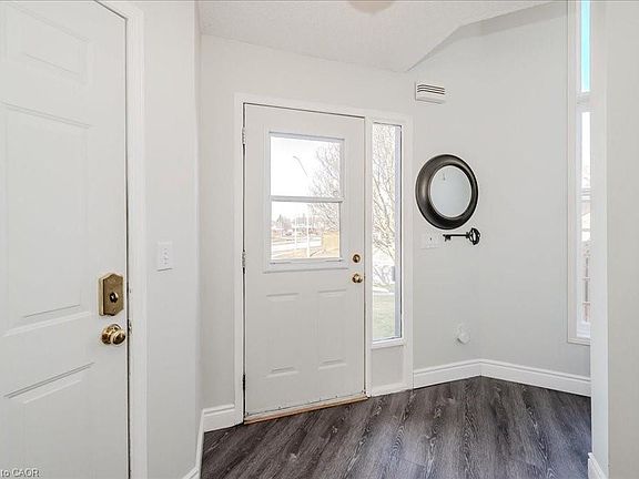 4th image of 11 Acorn Way