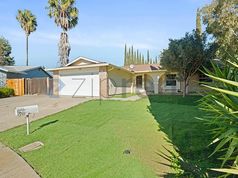 1471 Valenzuela Ct — Photo 8