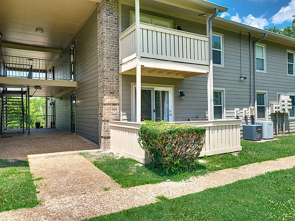 5th image of 709 Ashlawn Pl