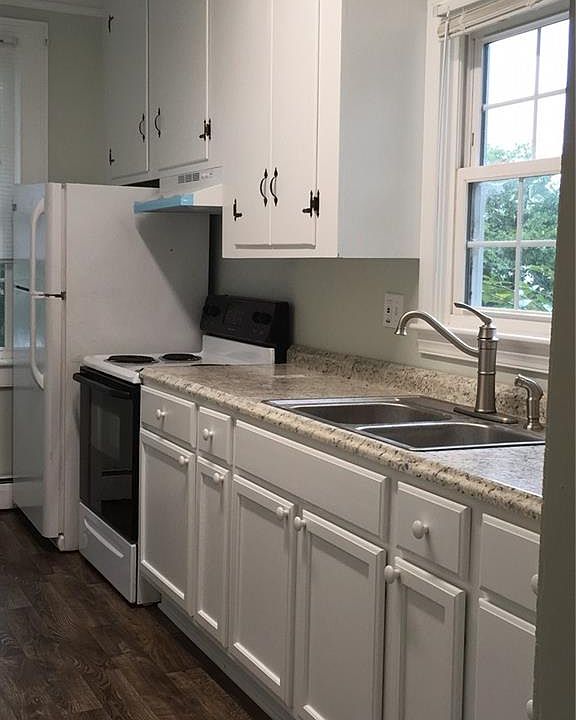 2nd image of 100 Main St #2