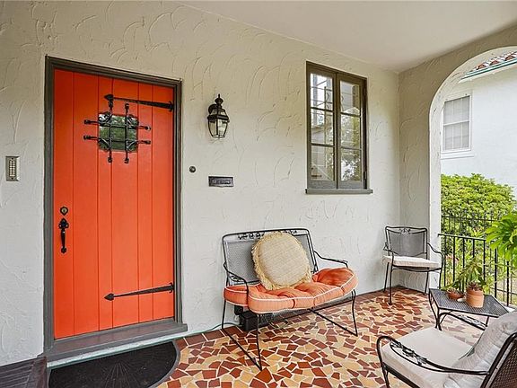 3rd image of 5833 Fontainebleau Dr