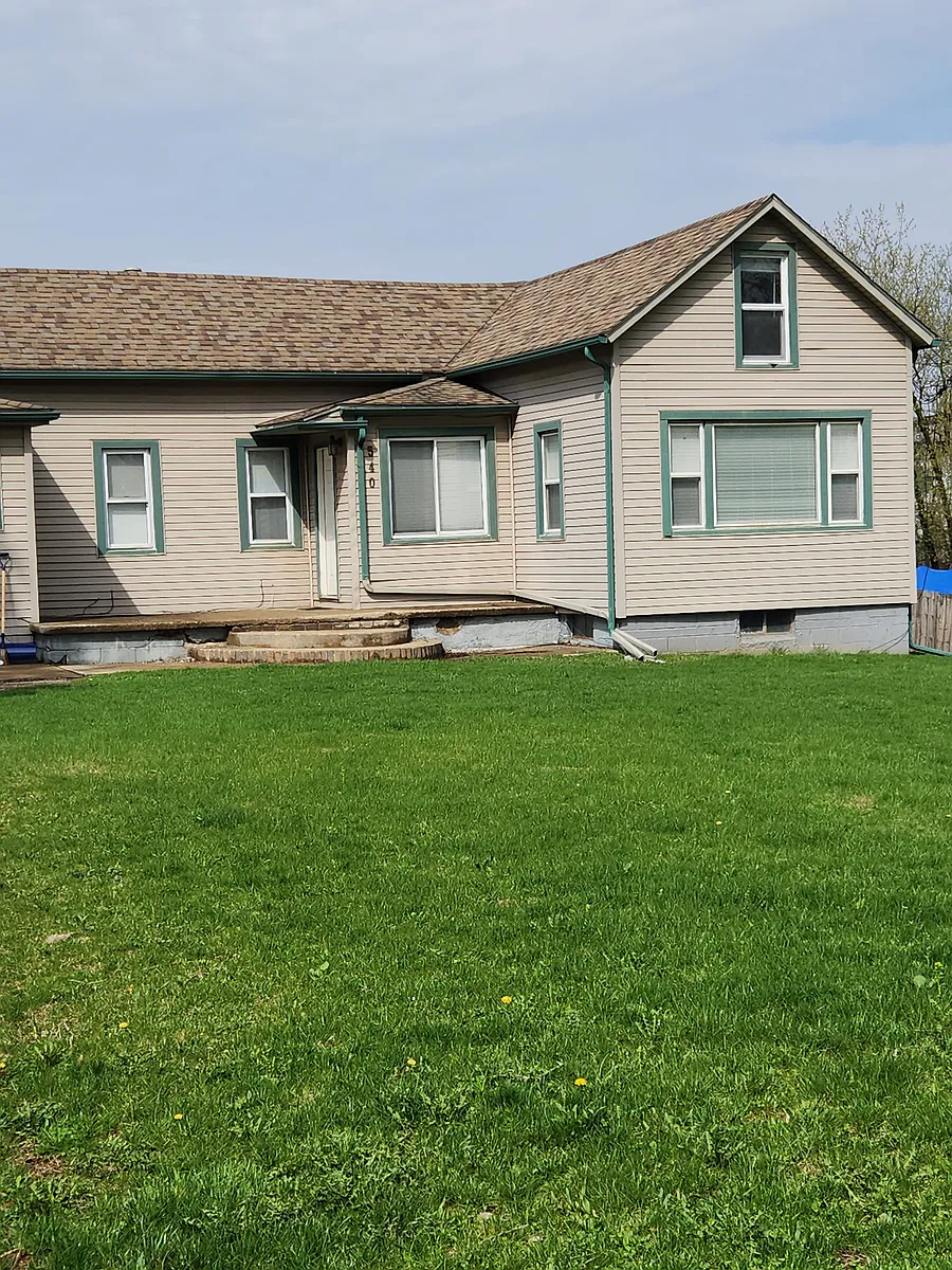 driveway view - 540 McMunn St