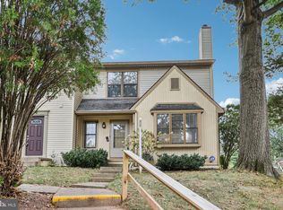 2 Berkeley Ct, Sterling, VA 20165