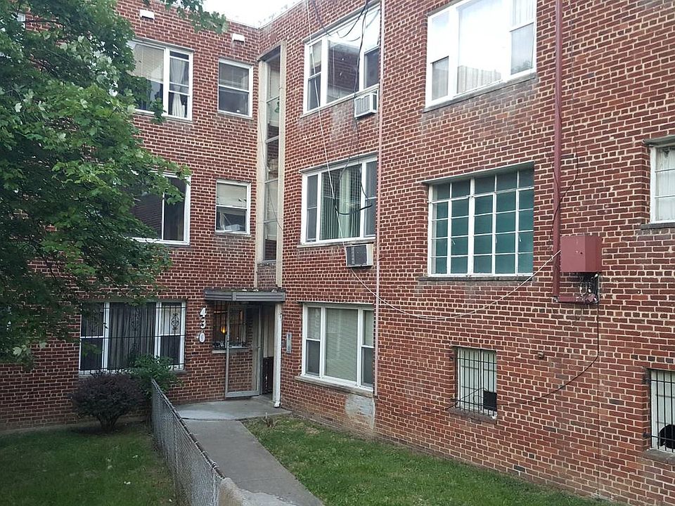 1st image of 430 Ridge Rd SE APT 303