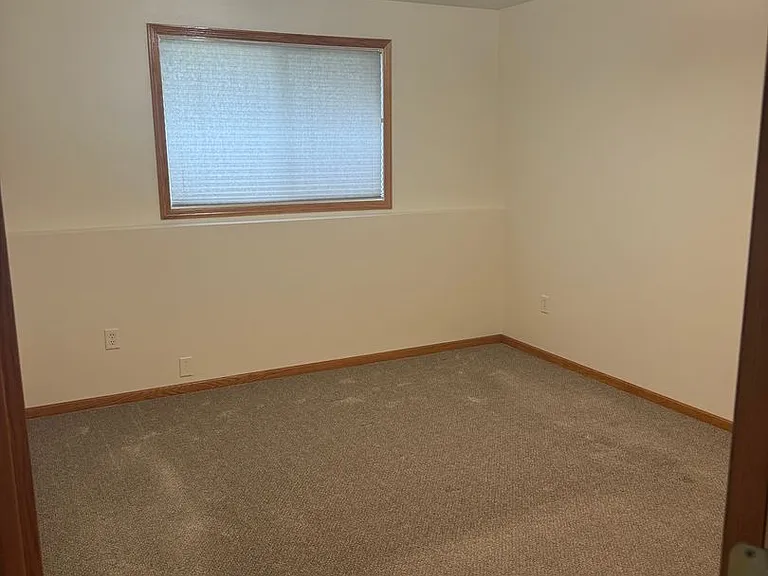 1342 Glenn Pl — Photo 8