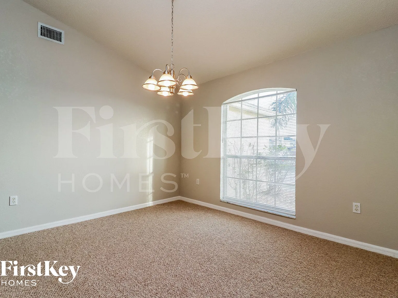 3 bed, 2.0 bath, 1859 sqft, $2,145 — Photo 4