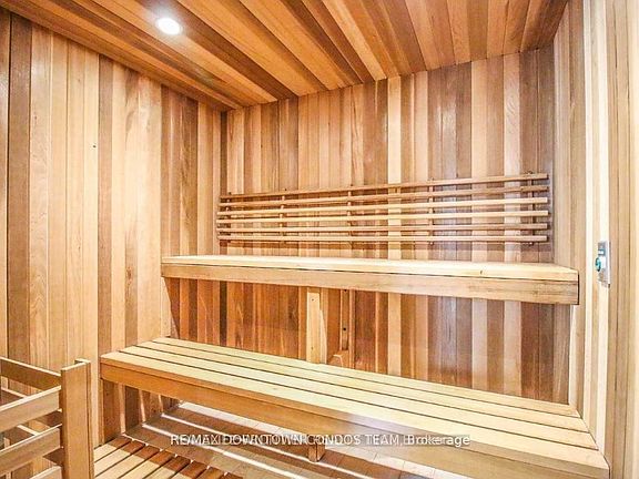 5th image of 89 McGill St #2201
