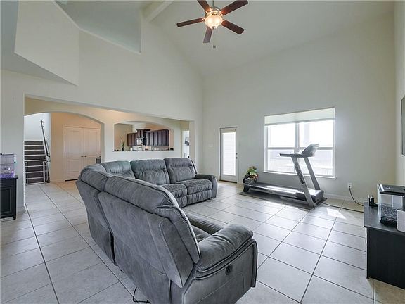 5th image of 13233 Tower Ln