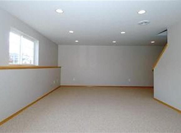 3rd image of 888 Harper Dr