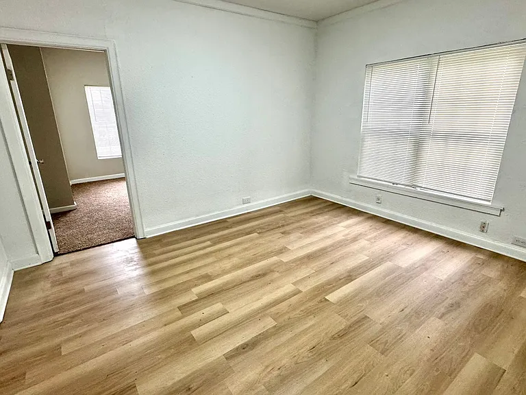 43 Townsend Ave — Photo 5