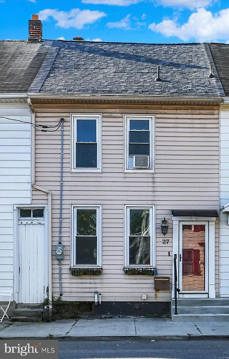 27 W Simpson St photo 1