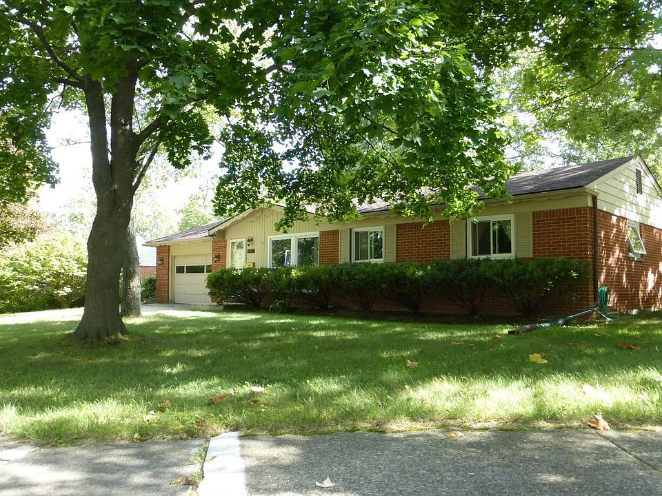1st image of 319 Marian Ct