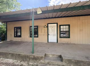 625 York St #B, Athens, TX 75751