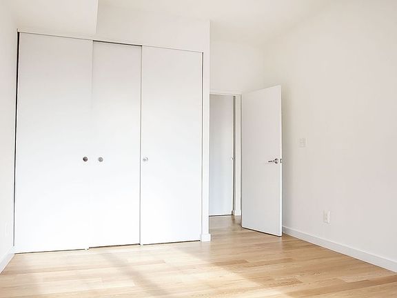 2nd image of 298 Mulberry St APT 6K