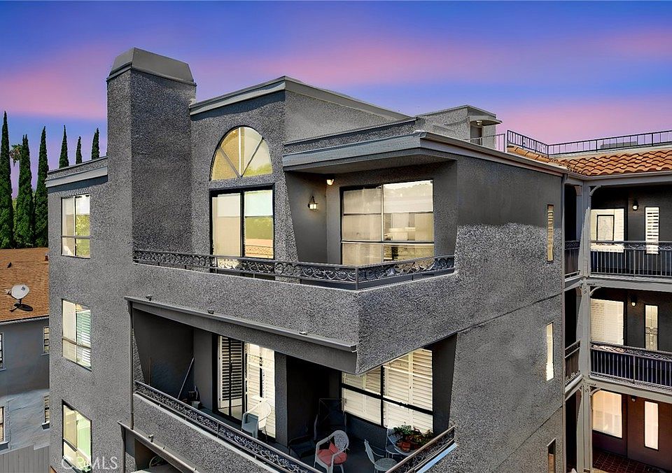 1st image of 14844 Dickens St APT 301