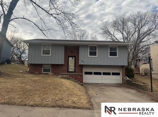 5811 Queens Dr, Lincoln, NE 68516