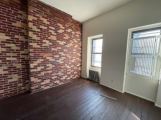 1st image of 165 E 99th St APT 17