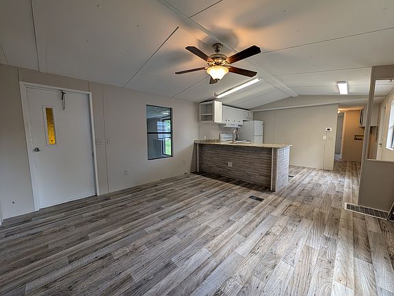2nd image of 520 SE 129th Ct