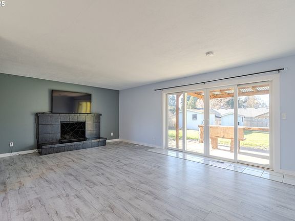 5th image of 11106 NE 11th Ave