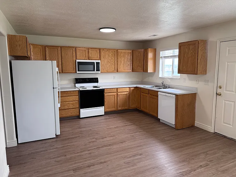 2455 W 450 N #3 — Photo 7