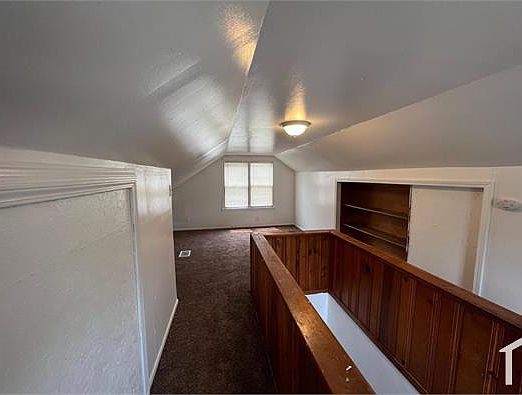 3rd image of 7446 Rosemont Ave