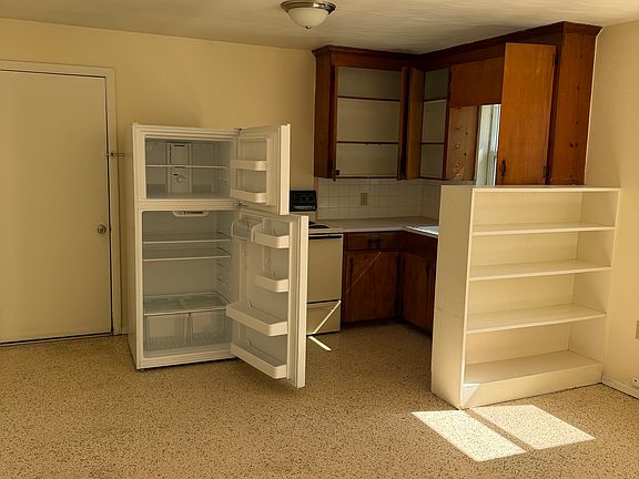 3rd image of 5650 6th St #1