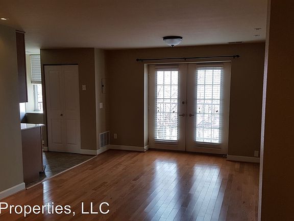 4th image of 5630 Pershing Ave Unit 29