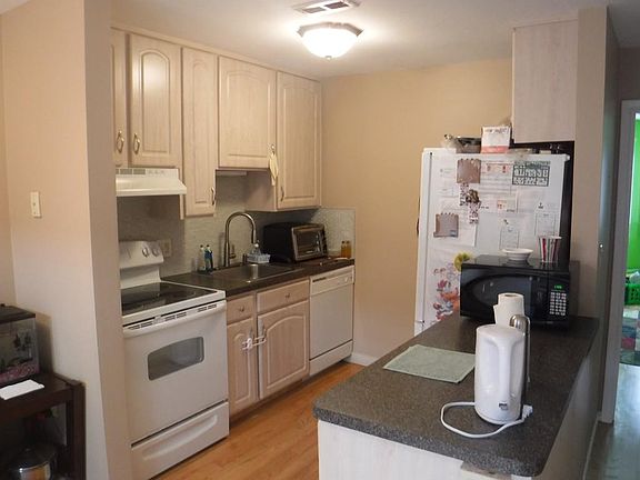 4th image of 204 Tall Oaks Dr Unit H