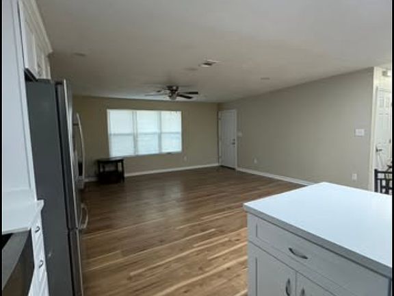 4th image of 2416 2nd Ave #A