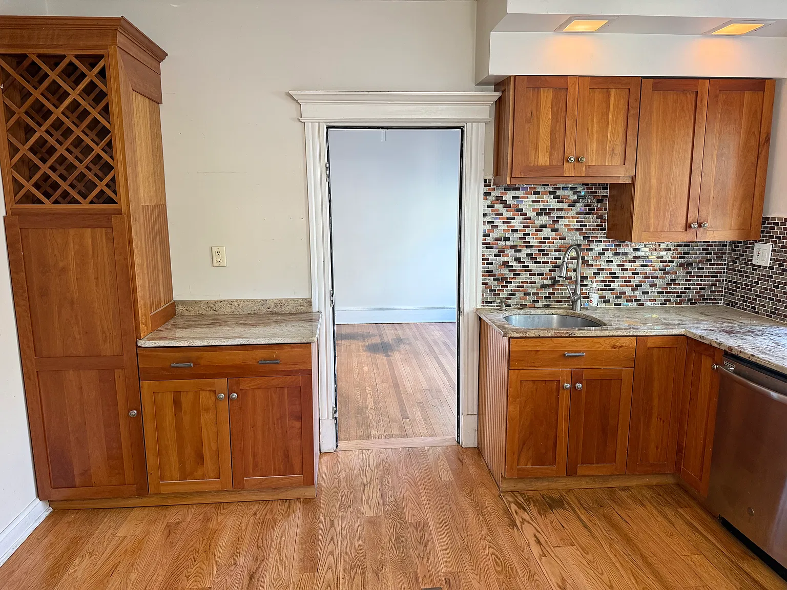 2 bed, 1400 sqft, $1,650 — Photo 2