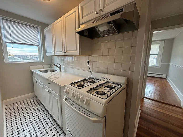 260 Washington Apartments Modern Living in the Heart of Salem — Photo 10