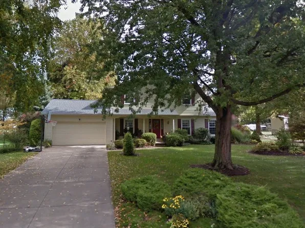 1515 Persimmon Ln, Fairview, PA 16415